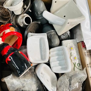 Lote de Accesorios de Baño y Hogar: Portarrollos, Jaboneras y Más - imagen 3