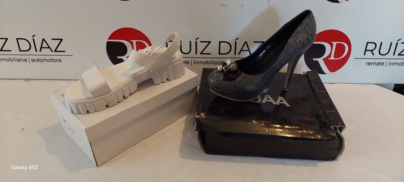 Lote anterior: Zapatos de tacón alto en excelente condición