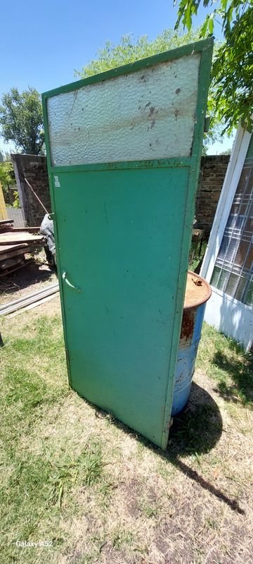 Puerta de chapa verde para la decoración - imagen 2