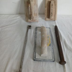 Lote de Herramientas de Albañilería: Niveles, Cascos, Fletachos y Más - imagen 3