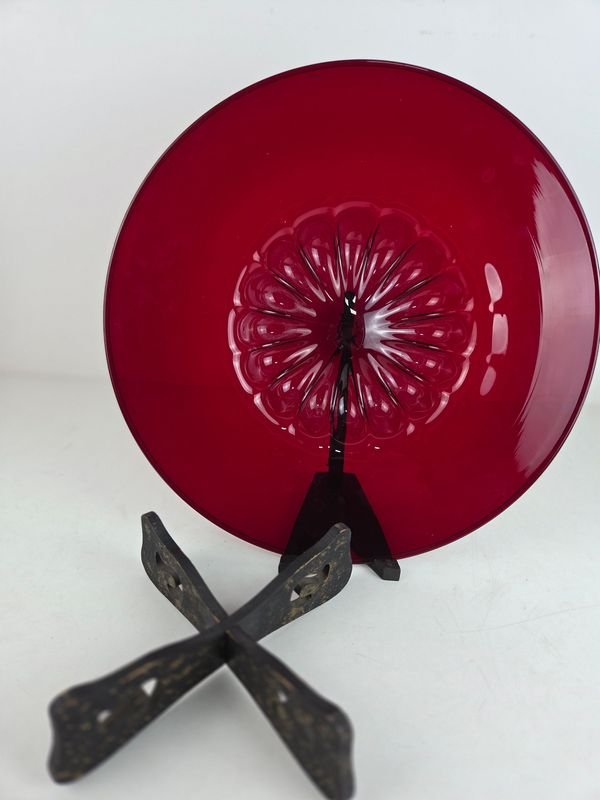 Centro de mesa en cristal rojo con base en madera - imagen 8