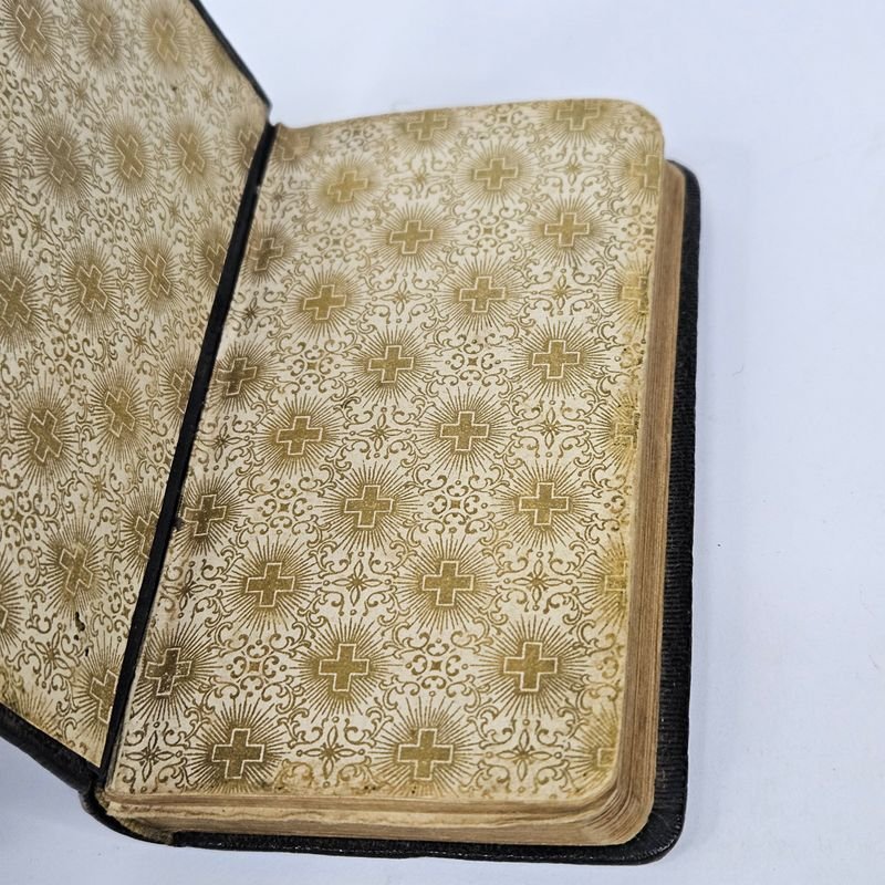 Libro religioso antiguo con imprimatur y ornamentos - imagen 4