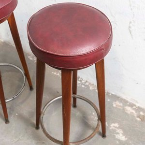 Par de Taburetes Altos Estilo Americano con Asientos de Cuerina Roja - imagen 2
