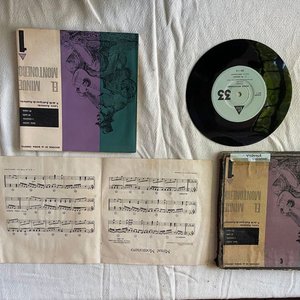 Lote siguiente: Disco de Vinilo "El Minué Montonero" con Libro y Funda