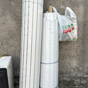 Lote siguiente: Persianas Enrollables Blancas de PVC