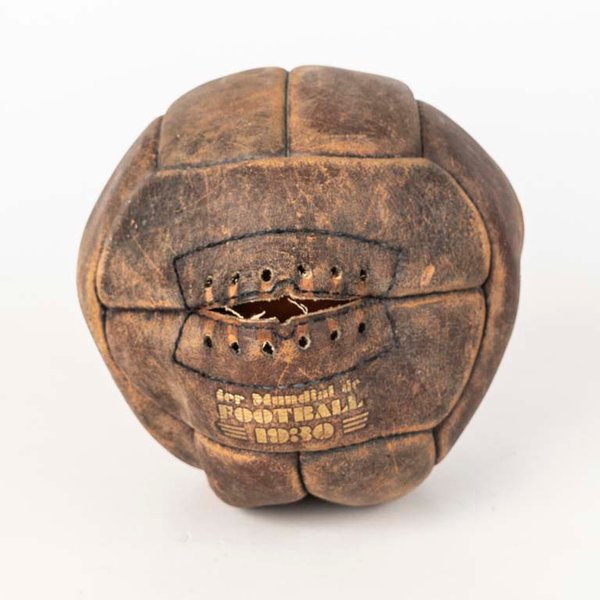 Lote anterior: Pelota de fútbol retro Mundial 1930