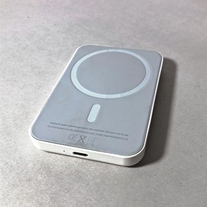 Pack Batería Portátil Apple MagSafe con Cargador USB-C y Cable - imagen 3