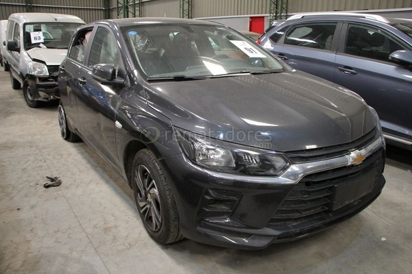 Chevrolet Onix 2020 Negro con Daños Severos - imagen 1