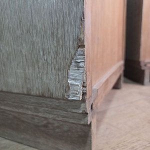 Par de Mesas de Luz Art Decó Enchapadas en Roble - imagen 8