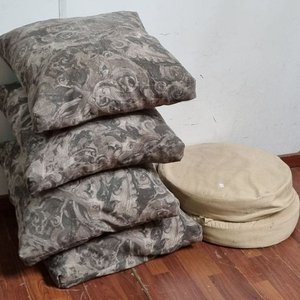 Lote de 6 Almohadones: Cuadrados Estampados y Redondos Lisos - imagen 2