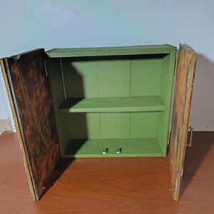 Botiquín o Estante Rústico de Madera con Puertas y Estantes Interiores - imagen 3