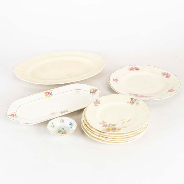 Lote anterior: Piezas de loza inglesa y porcelana alemana