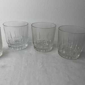 Juego de 4 Vasos Bajos para Whisky de Vidrio Prensado - imagen 3
