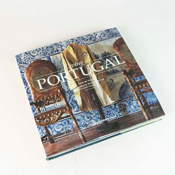 Libro "Living in Portugal" Tapa Dura con Sobrecubierta - imagen 1