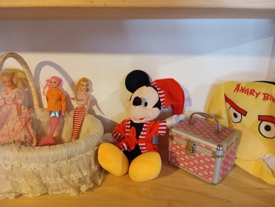 Canasta con peluche de Mickey y juguetes - imagen 4