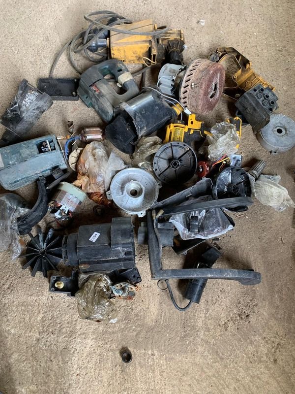 Lotes de motores y repuestos en mal estado - imagen 5