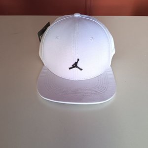 8080 c3 - 350 gorro nuevo (tiene rose ) - imagen 1