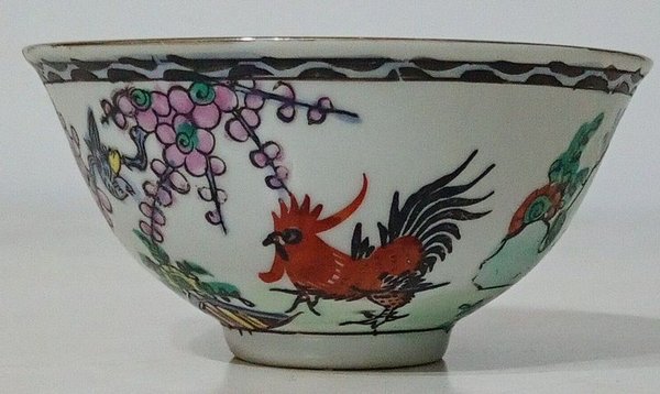 Cuenco de Porcelana Fina Pintado a Mano con Diseño de Gallo y Flores - imagen 1