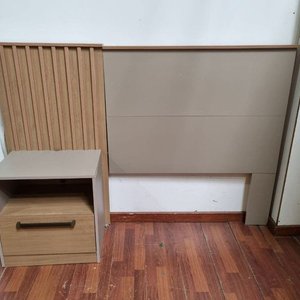 Respaldo de Sommier de 1 Plaza con Mesa de Luz Integrada - imagen 1