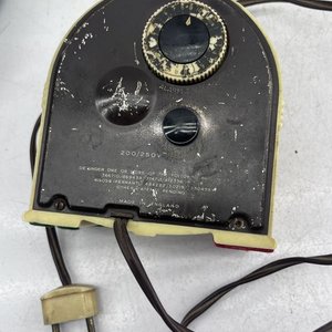 Reloj Eléctrico Temco Inglés de Baquelita - imagen 6