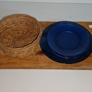 Tabla de Madera con Panera y 3 Platillos Azules - imagen 4