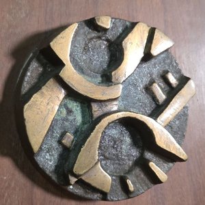 Escultura de Bronce sobre Madera de Roberto Umansky Firmada y Fechada '81 - imagen 5