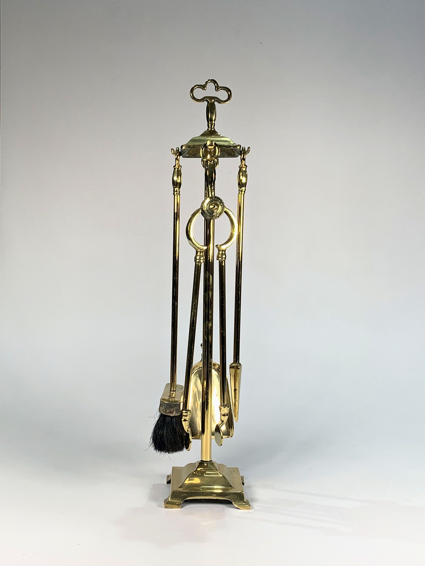Juego de herramientas para chimenea de bronce con soporte