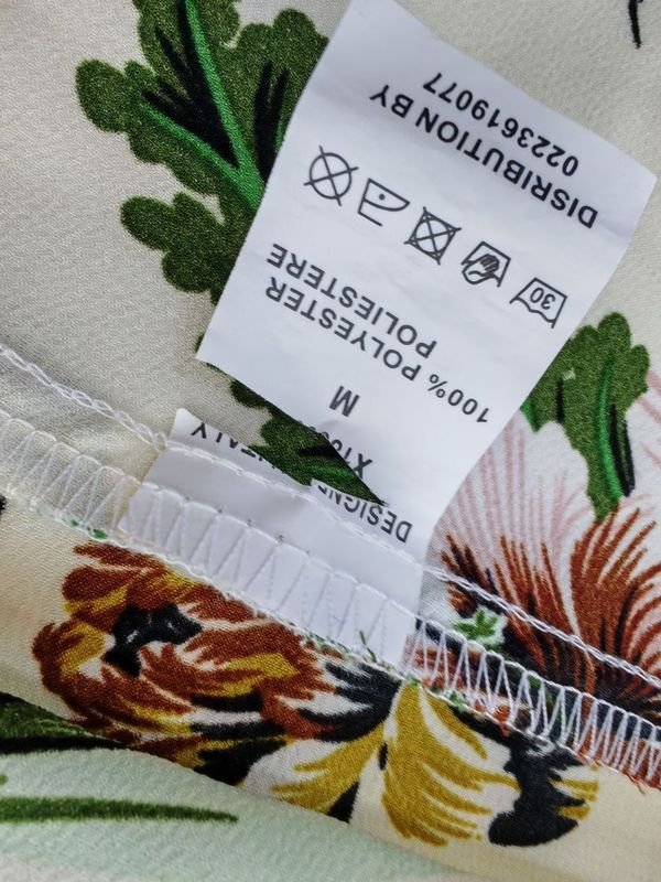 Vestidos y Salto de Cama de Dama en Buen Estado - imagen 8