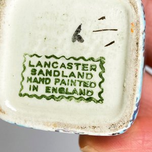Tres piezas de loza inglesa, salero, pimenteros - imagen 6
