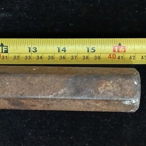 Cincel de Punta Manual de Metal Oxidado - imagen 3