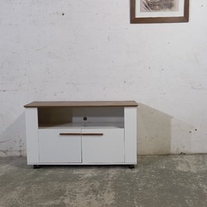 Rack Bajo para TV y Audio Blanco con Tapa Madera y Ruedas - imagen 2