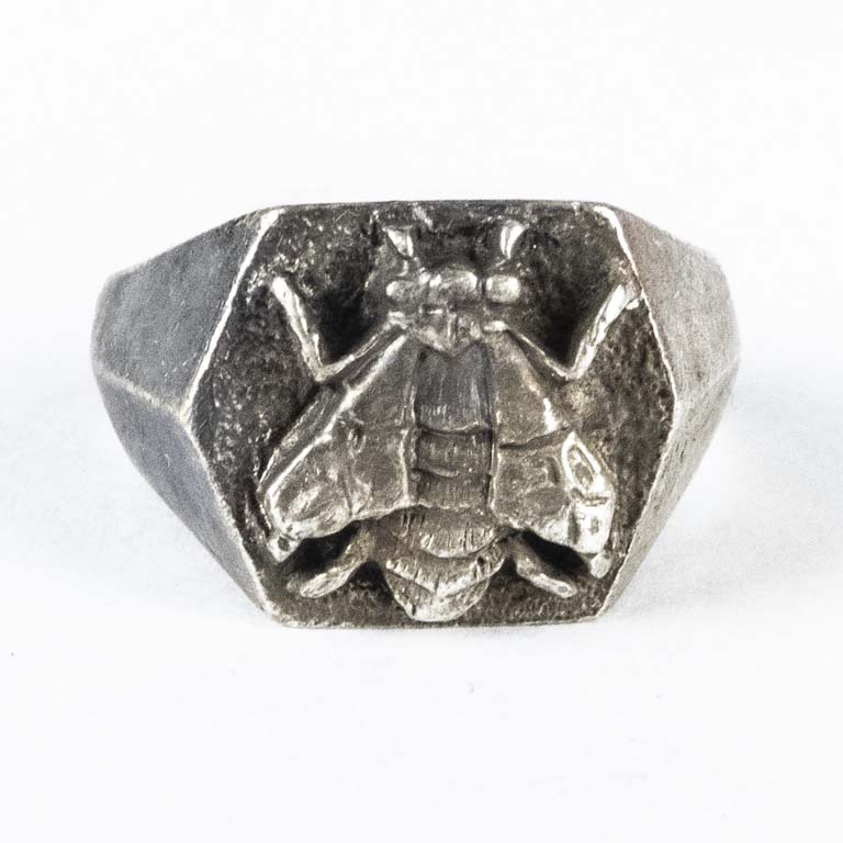 Lote anterior: Anillo de plata con diseño floral - Buen estado