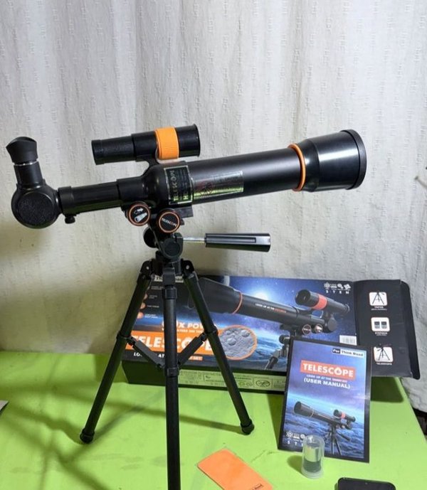 Telescopio Astronómico Regulable con Trípode y Buscador - imagen 1