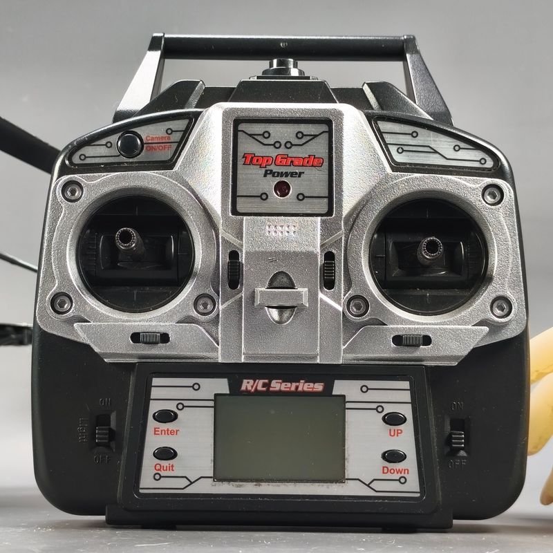 Helicóptero Remoto con Cámara y Control con Pantalla - imagen 12
