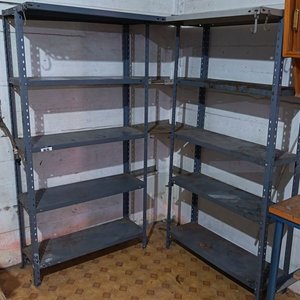 Lote anterior: Dos Estanterías Metálicas de 5 Niveles