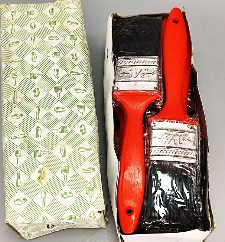 Docena de Pinceles Polyester Mango Rojo 1.5 Pulgadas