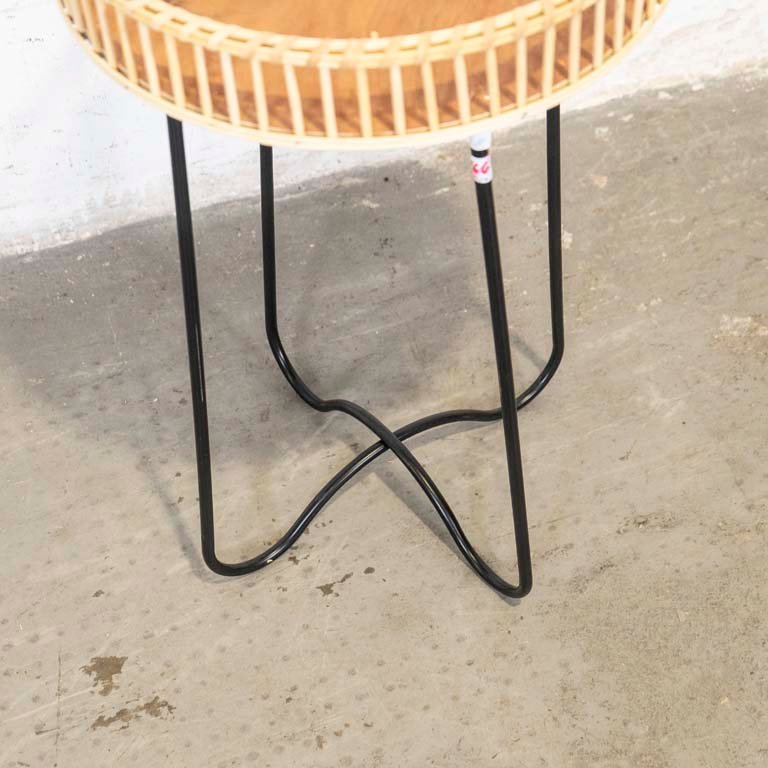 Mesa de sala circular con tapa de madera y base de hierro - imagen 3