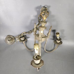 Araña de Bronce con Tres Luces y Cadena - imagen 4