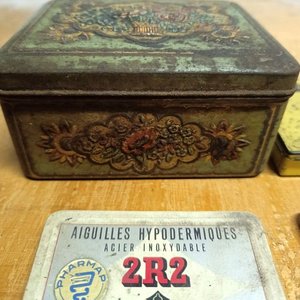 Lote de Cajas Metálicas Vintage y Cajitas de Agujas para Inyección - imagen 2