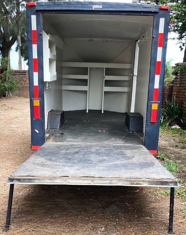 Tráiler cerrado tipo furgón para transporte de motos, herramientas y mercadería - imagen 6
