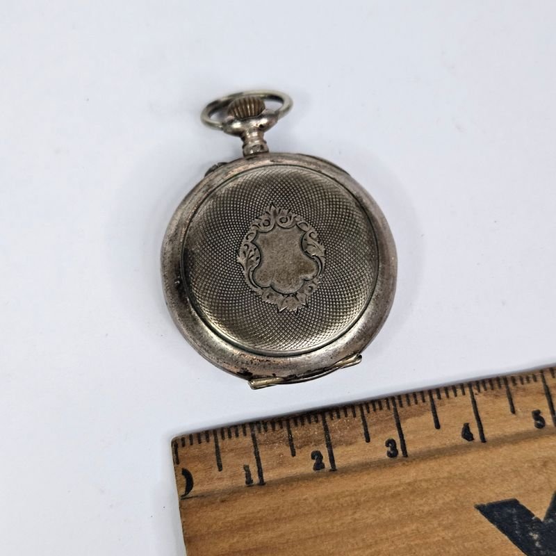 Antiguo reloj a cuerda con tapa interior sellada - imagen 3