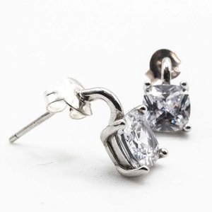Aritos de Plata con Piedras Transparentes - imagen 2