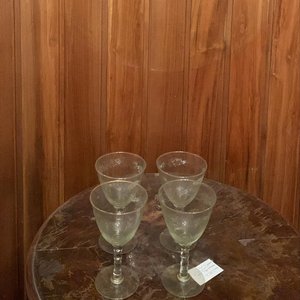Lote anterior: 1 juego de 4 copas de cristal grabado