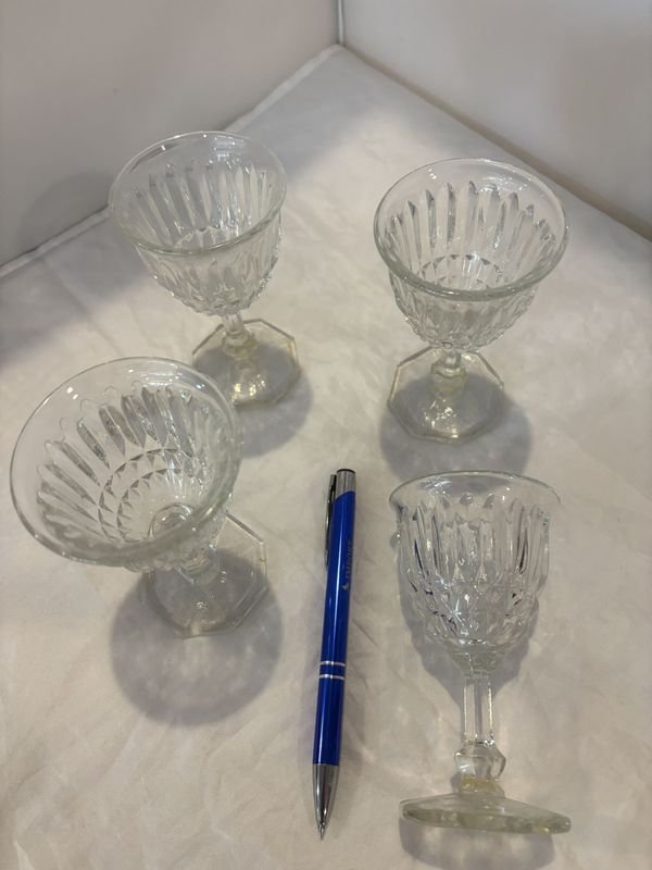 Cuatro copas de licor labradas - imagen 2