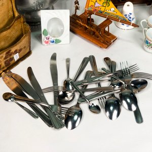 Lote de Vajilla, Cubiertos y Adornos Vintage - imagen 5