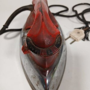 Cafetera Eterna, Plancha a Vapor y Tostadora Brindis - Lote de 3 Electrodomésticos - imagen 5