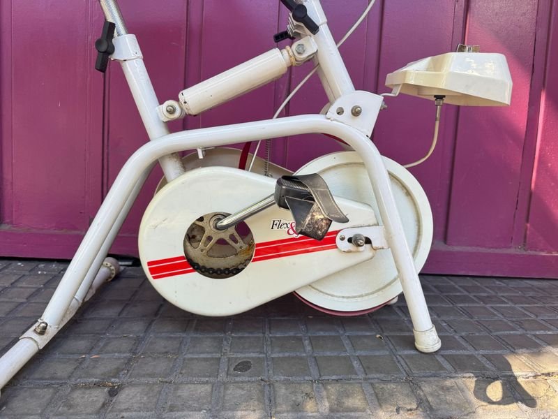 Bicicleta fija de alta calidad - imagen 3