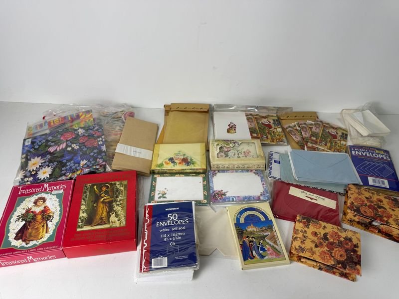 Lote anterior: Colección de postales y hojas decoradas