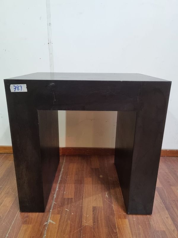 Mesa Rodante Tipo Stand en Madera