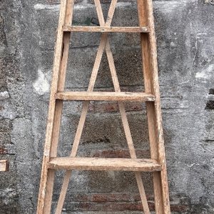 Escalera Plegable de Madera Antigua - imagen 2
